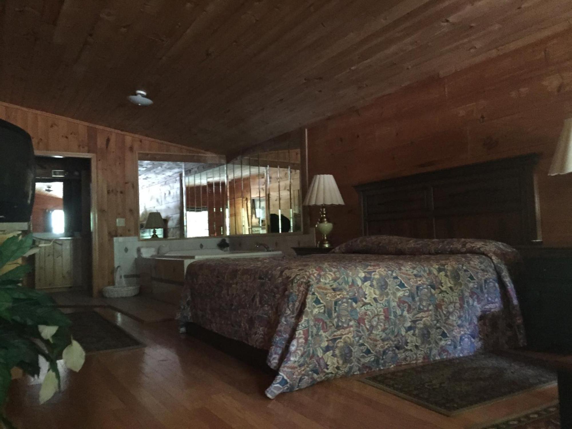 Highland Hills Motel & Cabins Boone Bilik gambar
