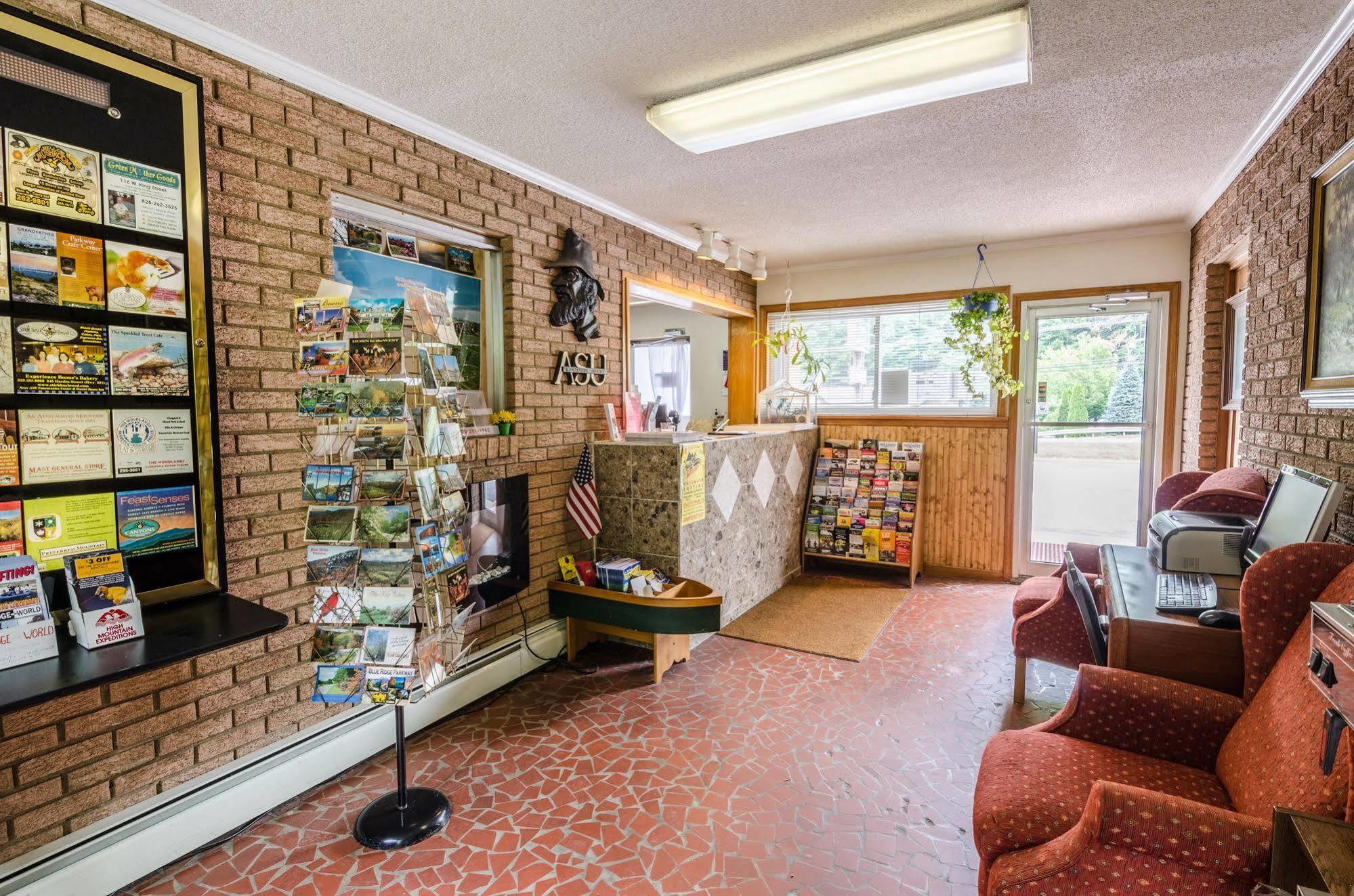 Highland Hills Motel & Cabins Boone Luaran gambar