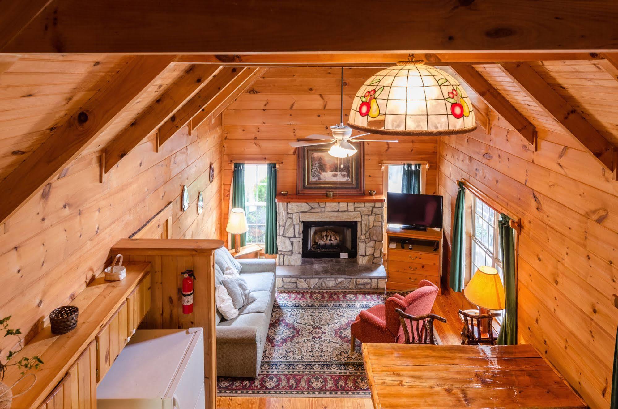 Highland Hills Motel & Cabins Boone Luaran gambar